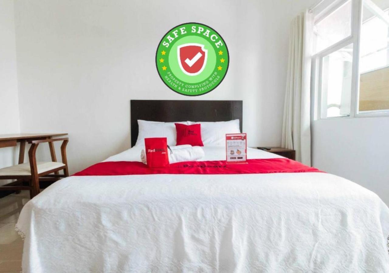 Reddoorz Plus At Banawe Quezon City Exterior foto