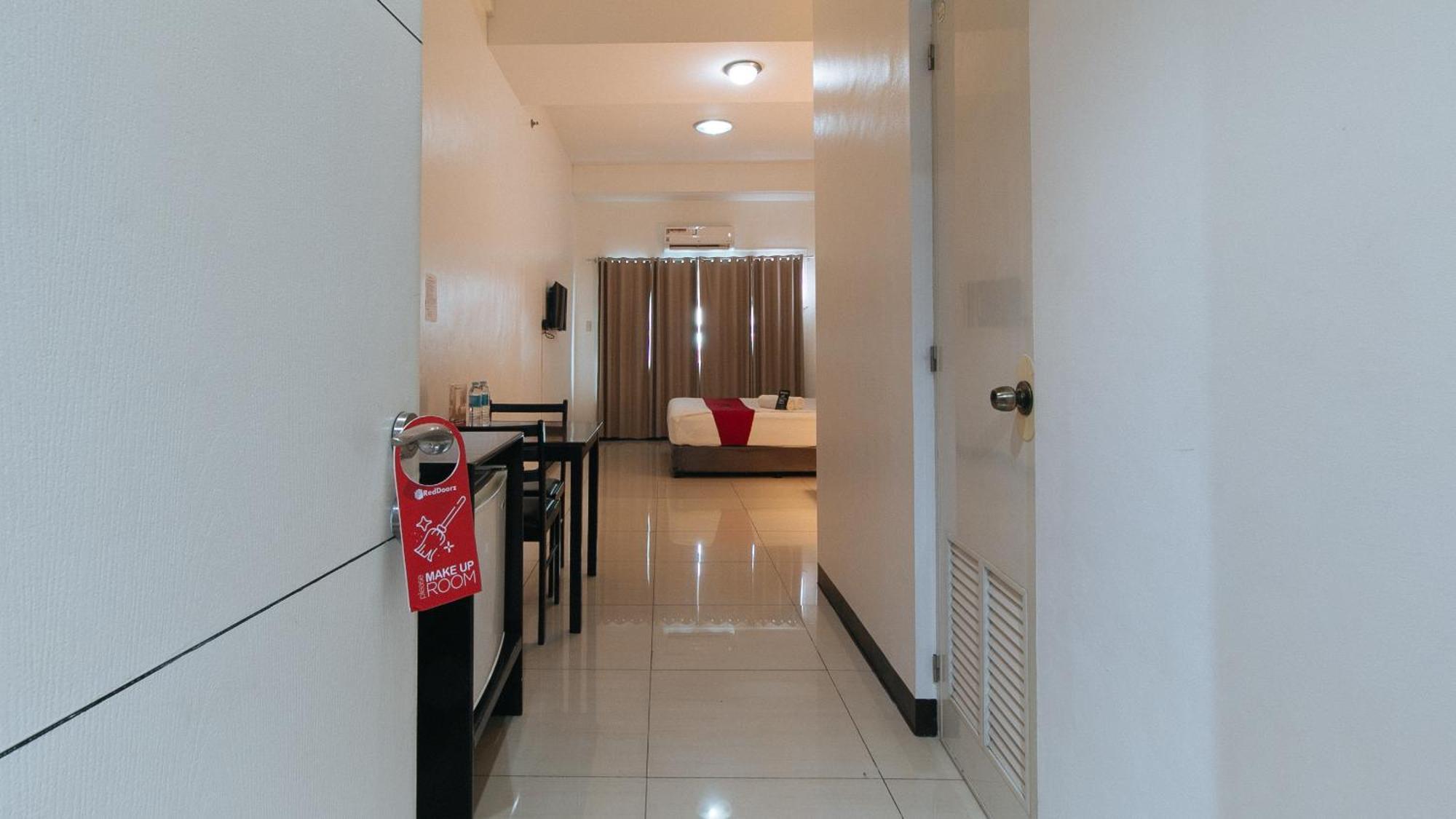 Reddoorz Plus At Banawe Quezon City Exterior foto
