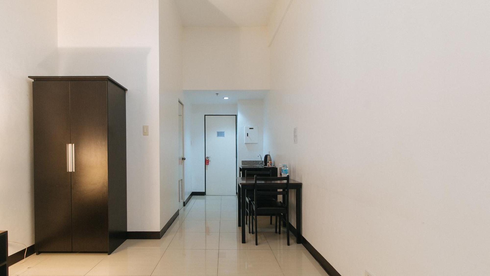 Reddoorz Plus At Banawe Quezon City Exterior foto